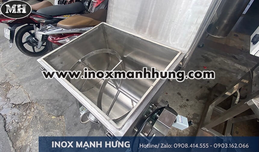 Máy trộn thịt 60kg nằm ngang 4