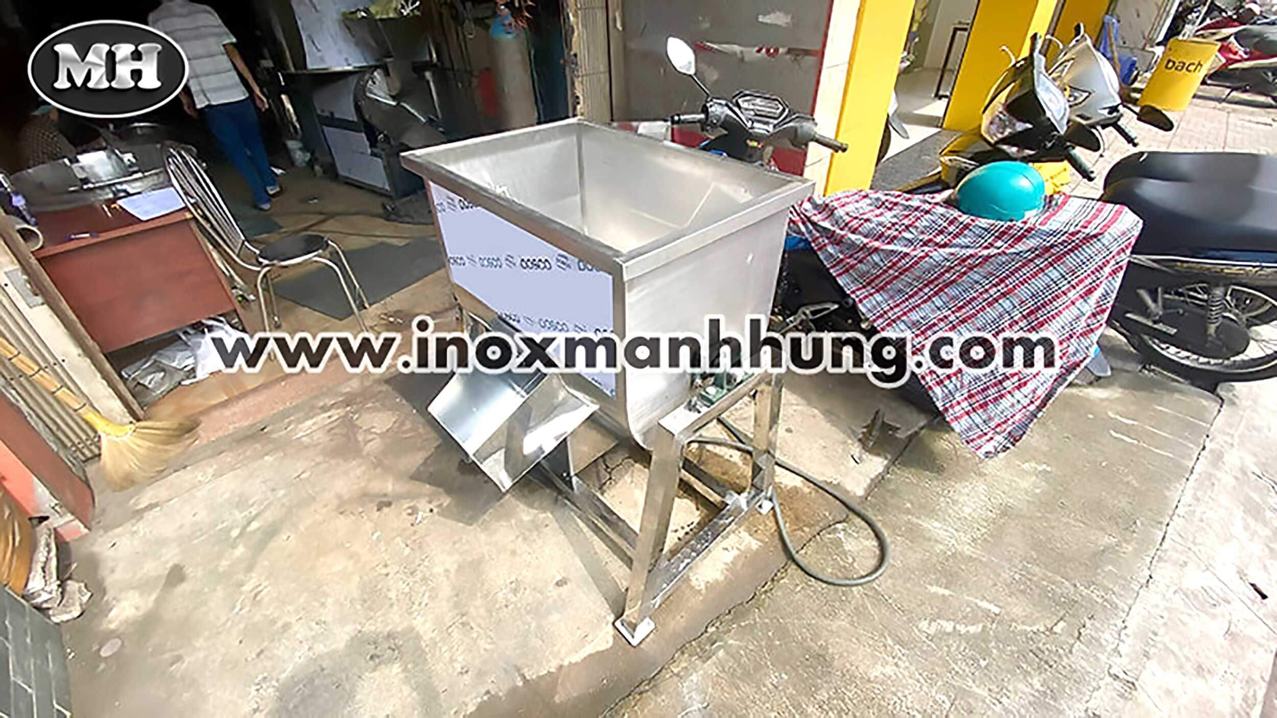 Máy trộn thực phẩm 30kg công nghiệp 1